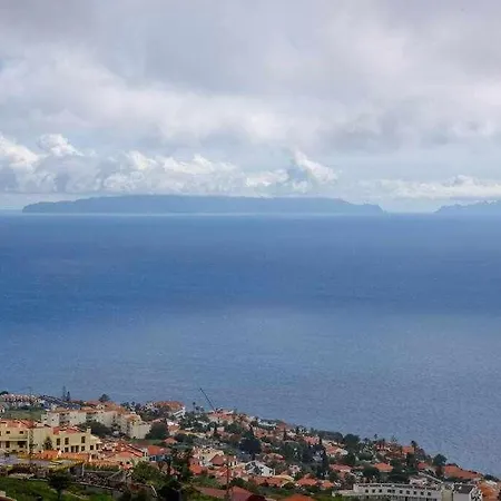 Daire Garajau Ocean View *